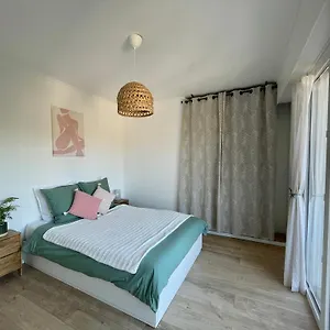 Bright With View Appartement